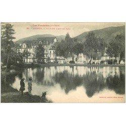 carte postale ancienne 31 LUCHON. Enfants sur Pièce d'Eau du Parc 1919