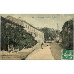 carte postale ancienne 31 MARTRES-TOLOSANE. Avenue de Bayonne. Superbe Carte toilée