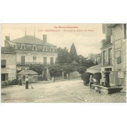 carte postale ancienne 31 MONTREJEAU. Fontaine Place des Veaux. Abreuvoir Public