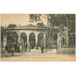 carte postale ancienne 03 VICHY. Source des Célestins 1916 (timbre manquant)...