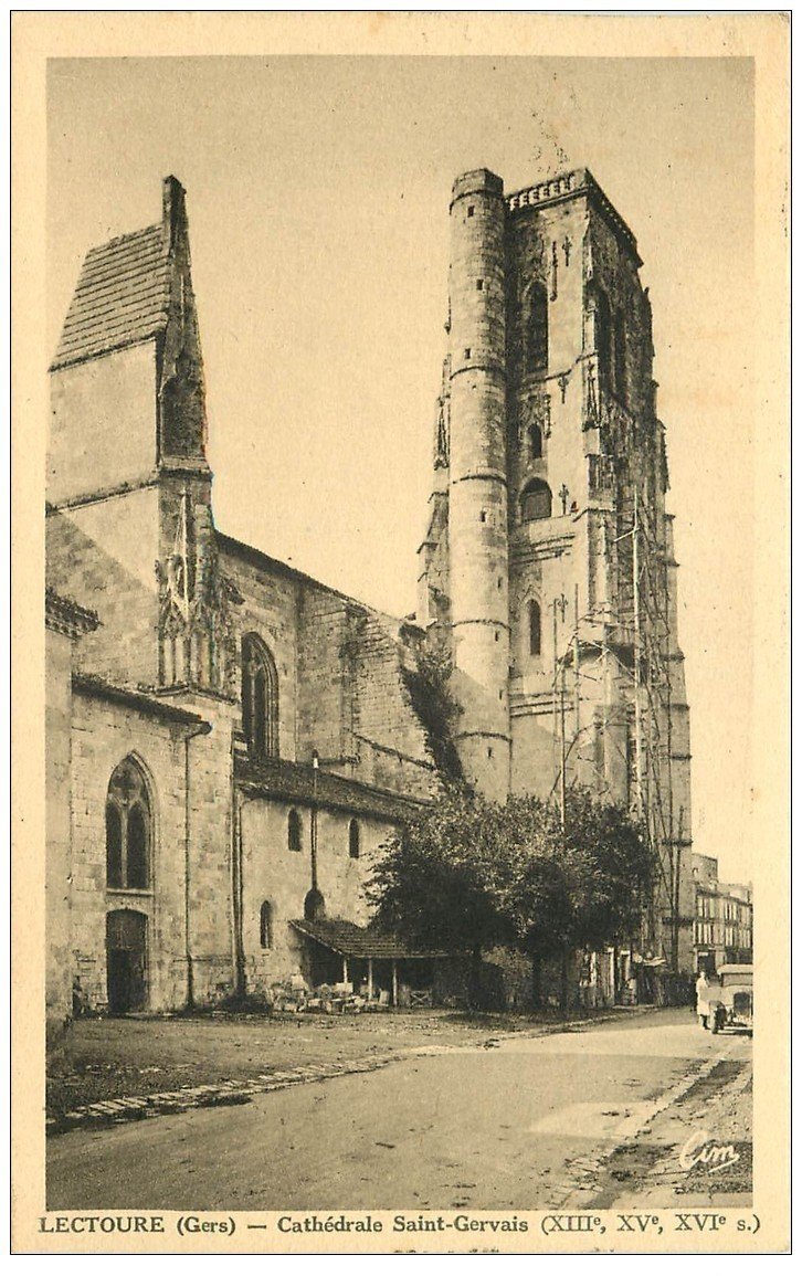 carte postale ancienne 32 LECTOURE. Cathédrale Saint-Gervais 1942