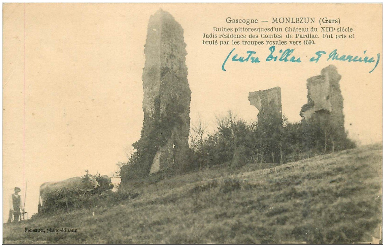 32 MONLEZUN. Château Comte de Pardiac avec cultivateur et attelage Boeufs