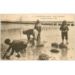 carte postale ancienne 33 ARCACHON. La Pêche aux Huîtres 1932