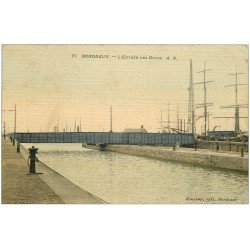 carte postale ancienne 33 BORDEAUX. Entrée des Docks 1909 carte toilée