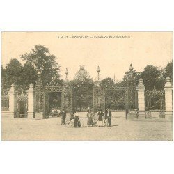 carte postale ancienne 33 BORDEAUX. Entrée Parc Bordelais cyclistes