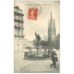 carte postale ancienne 33 BORDEAUX. Gloria Victis et Tour Pey-Berland 1909 jeune vendeur de journaux