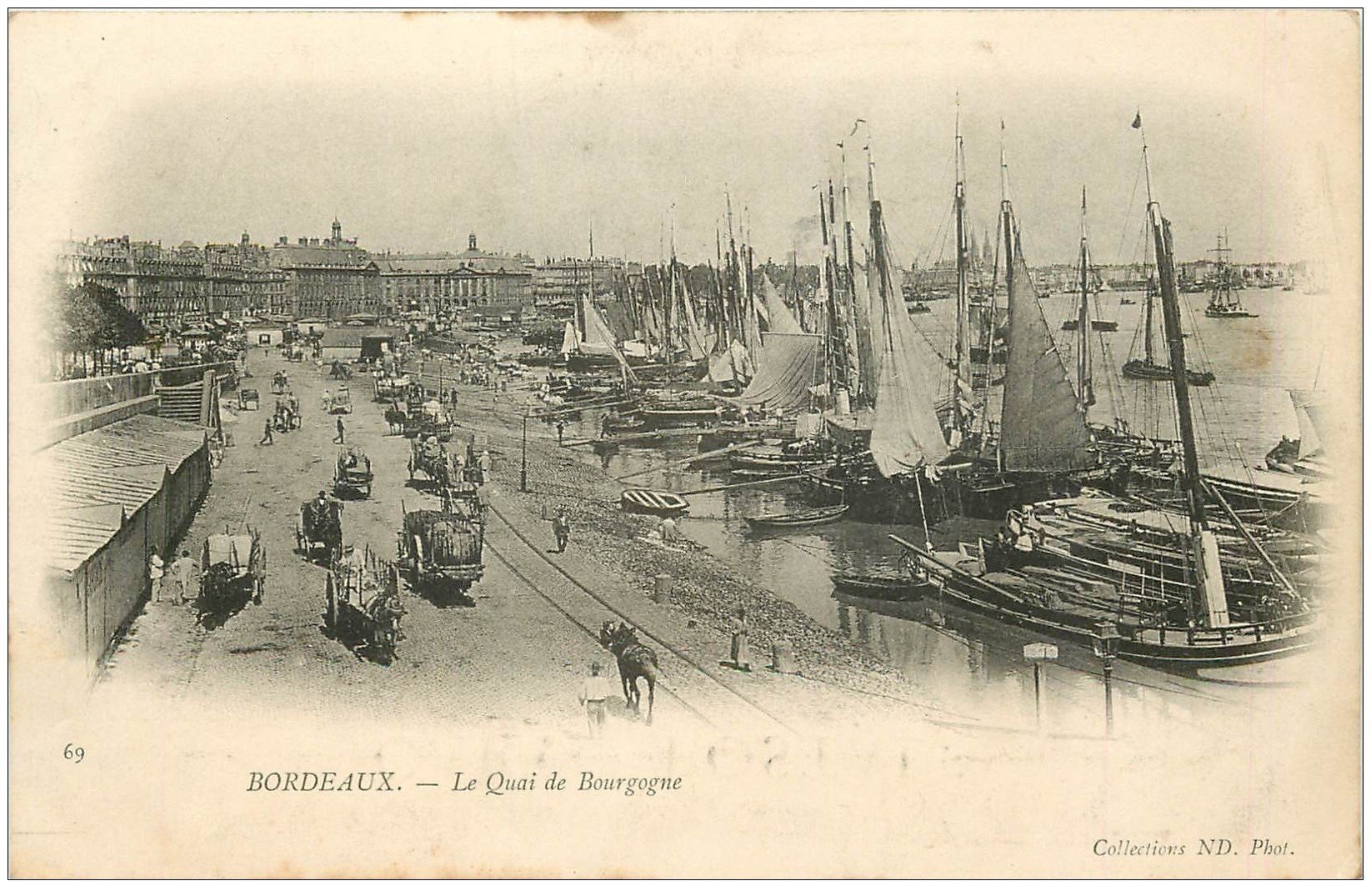 CDV FOUCHER : Le Havre et le Grand Quai avec vue sur bateaux et maisons