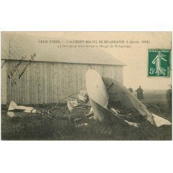 33 CROIX-D'HINS. Accident de Delagrange 1910. Aéroplane brisé Hangar