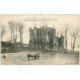 carte postale ancienne 33 MONBADON. Château Manoir et Chevaux (fine plissure)...