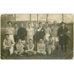 33 PAUILLAC. Rare Carte Photo d'une Equipe de Football et fanion M.F.... Ecusson ancre marine
