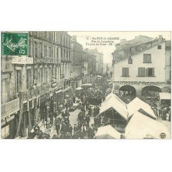 carte postale ancienne 33 SAINT-FOY-LA-GRANDE. Foire Rue Langalerie 1908