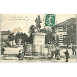 33 SAINT-FOY-LA-GRANDE. Statue Paul Broca 1909 et Café