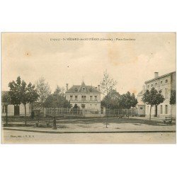 carte postale ancienne 33 SAINT-MEDARD-DE-GUIZIERES. Place Gambetta