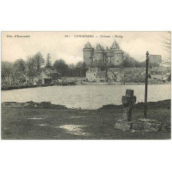 carte postale ancienne 35 COMBOURG. Château Etang 881 (fine coupure 1cm)