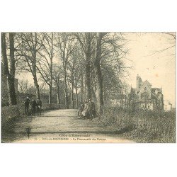 carte postale ancienne 35 DOL. Promenade des Douves 1916 écoliers