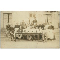 RARE 03 AINAY-LE-CHATEAU ou AIGNAY. Un repas de Famille vers 1900