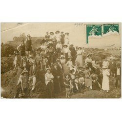 35 SAINT-MALO. Rare Carte Photo groupe sur la Plage 1911