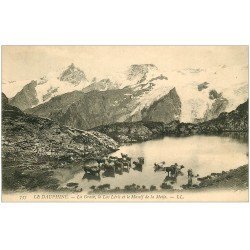 carte postale ancienne 05 LA GRAVE. Lac Léris et Massif de la Meije. Troupeau de Vaches