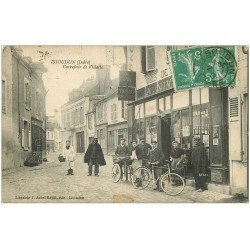 carte postale ancienne 36 ISSOUDUN. Carrefour Villatte 1917. Tabac Café Billard et Facteur à vélo