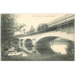 36 REUILLY. Pont sur l'Arnon avec Pêcheur à la ligne