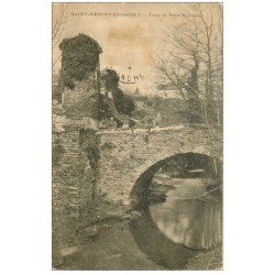 carte postale ancienne 36 SAINT-BENOIT-DU-SAULT. Tour Pont Grimard (en l'état)...