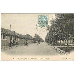 carte postale ancienne 37 CAMP DU RUCHARD. Cyclistes Rue Tramont 1904