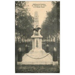 carte postale ancienne 37 CHATEAU-LA-VALLIERE. Monument Morts Guerre 1923