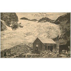 carte postale ancienne 05 MASSIF DU PELVOUX. Promeneurs au Refuge Tuckett. Pic de Neige Cordier