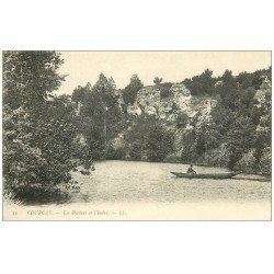 carte postale ancienne 37 COURCAY. Les Rochers et rameur sur l'Indre