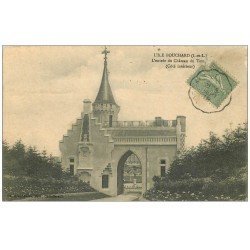 carte postale ancienne 37 ILE-BOUCHARD. Château du Temple Entrée 1917