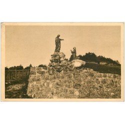 carte postale ancienne 05 NOTRE-DAME DU LAUS. Monument de Pindreau 1952