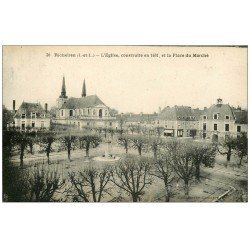 carte postale ancienne 37 RICHELIEU. Place du Marché et Eglise
