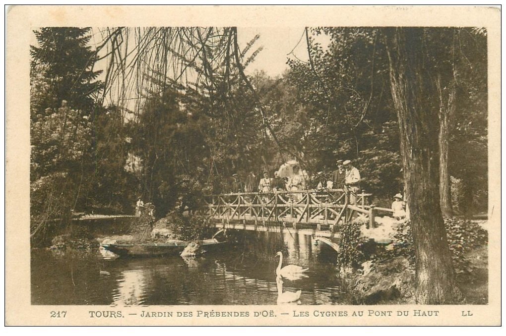 carte postale ancienne 37 TOURS. Jardin Préhendes d'Oë Cygnes et Pont du Haut 1913