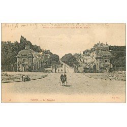 carte postale ancienne 37 TOURS. La Tranchée. Publicités huiles Au Chat noir et Chocolat Mirault.