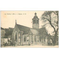37 VOUVRAY. L'Eglise animée