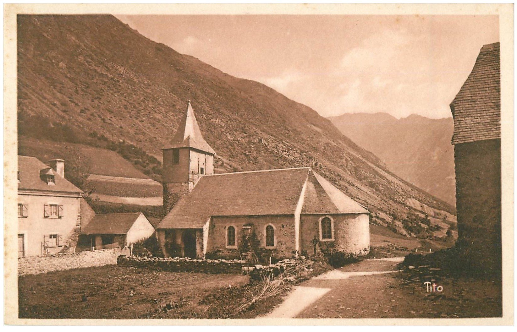carte postale ancienne 65 ARAGNOUET. L'Eglise