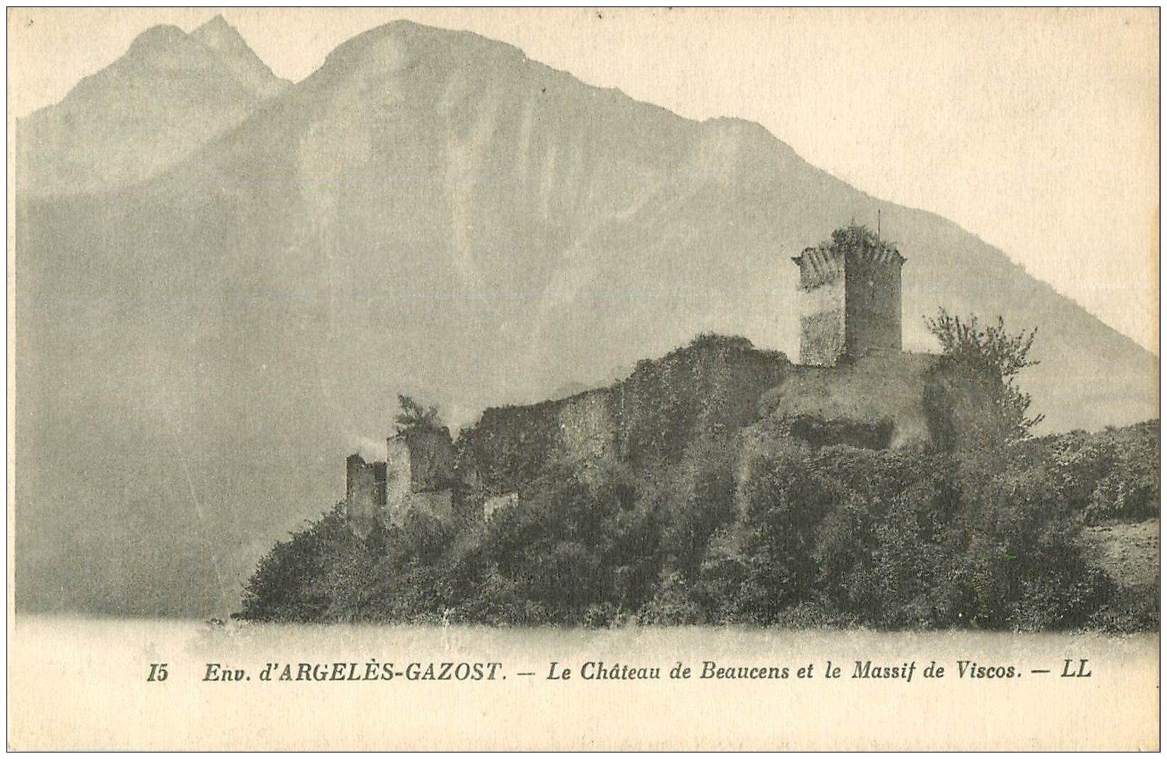 carte postale ancienne 65 ARGELES-GAZOST. Château de Beauceus Massif de Viscos