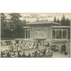 carte postale ancienne 65 BAGNERES-DE-BIGORRE. Farandole et Bal d'Enfants Théâtre de la Nature