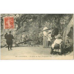 carte postale ancienne 65 CAUTERETS. La Source des Yeux 1913