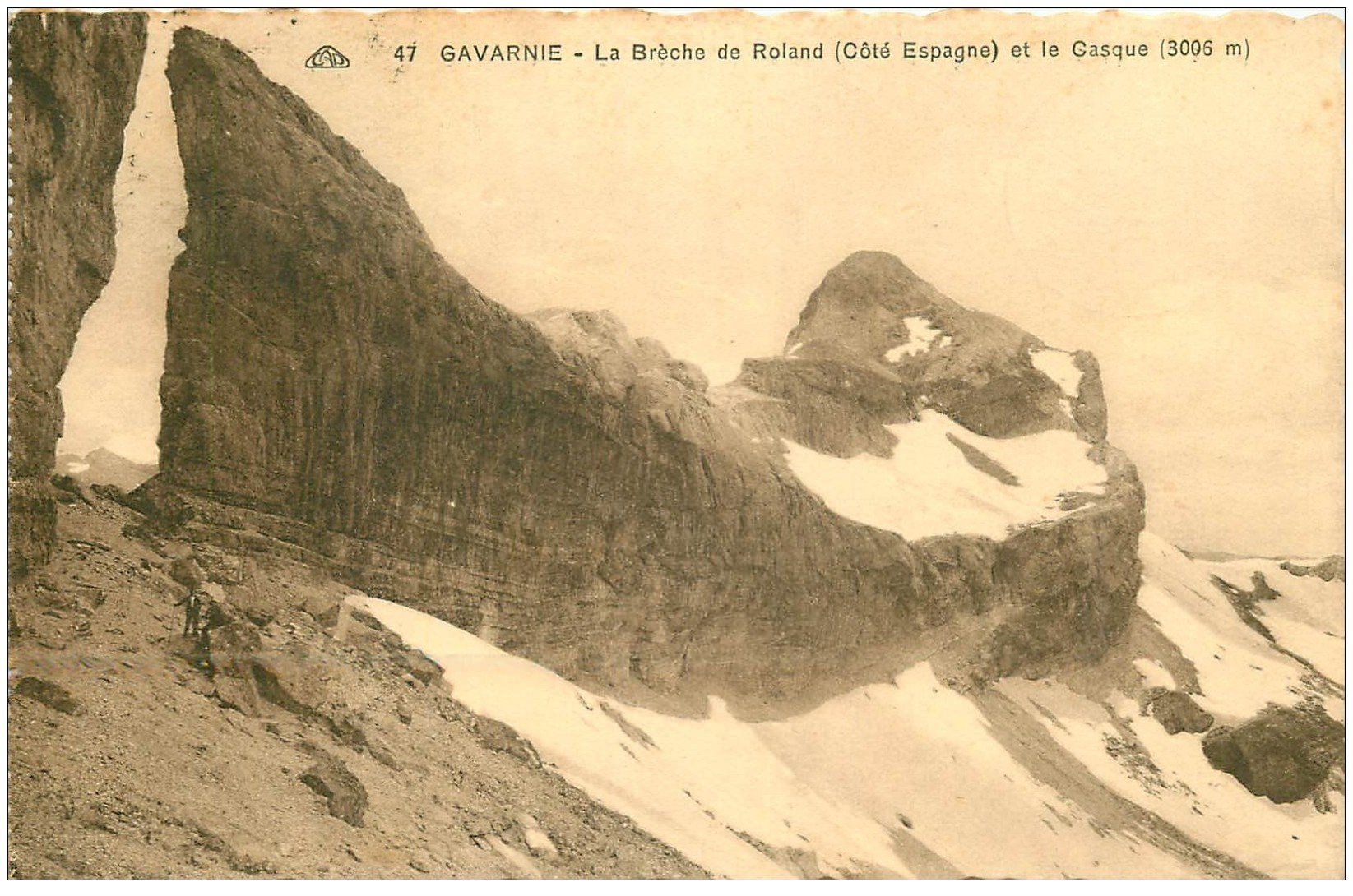 carte postale ancienne 65 GAVARNIE. Brèche de Roland et Casque 1928. Carte dentelée