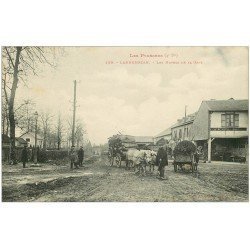 carte postale ancienne 65 LANNEMEZAN. Les Hôtels de la Gare attelage de Boeufs