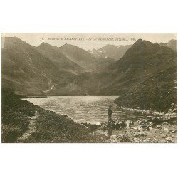 carte postale ancienne 65 LE LAC D'ISABIT promeneur