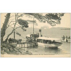 carte postale ancienne 06 CANNES. Débarcadère de l'Ile Saint-Honorat