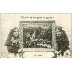 carte postale ancienne 65 LOURDES. Mille souhaits jeunes filles et cadre