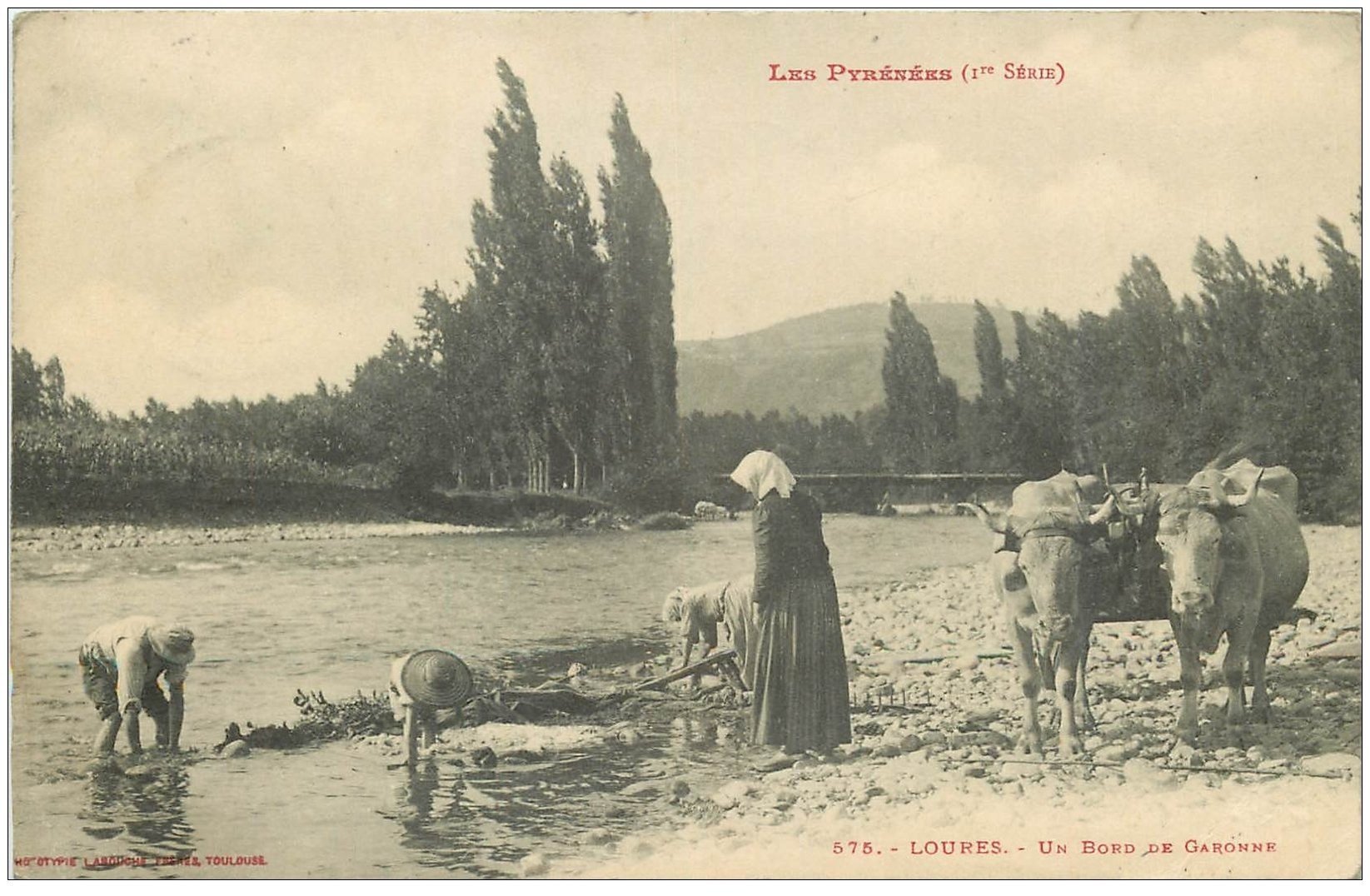 65 LOURES. Lavandière et Pêcheurs à la main bords de Garonne 1909