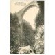 carte postale ancienne 65 LUZ-SAINT-SAUVEUR. Pont Napoléon avecpromeneurs