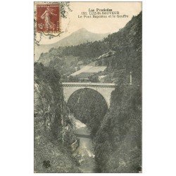 carte postale ancienne 65 LUZ-SAINT-SAUVEUR. Pont Napoléon et Gouffre 1923