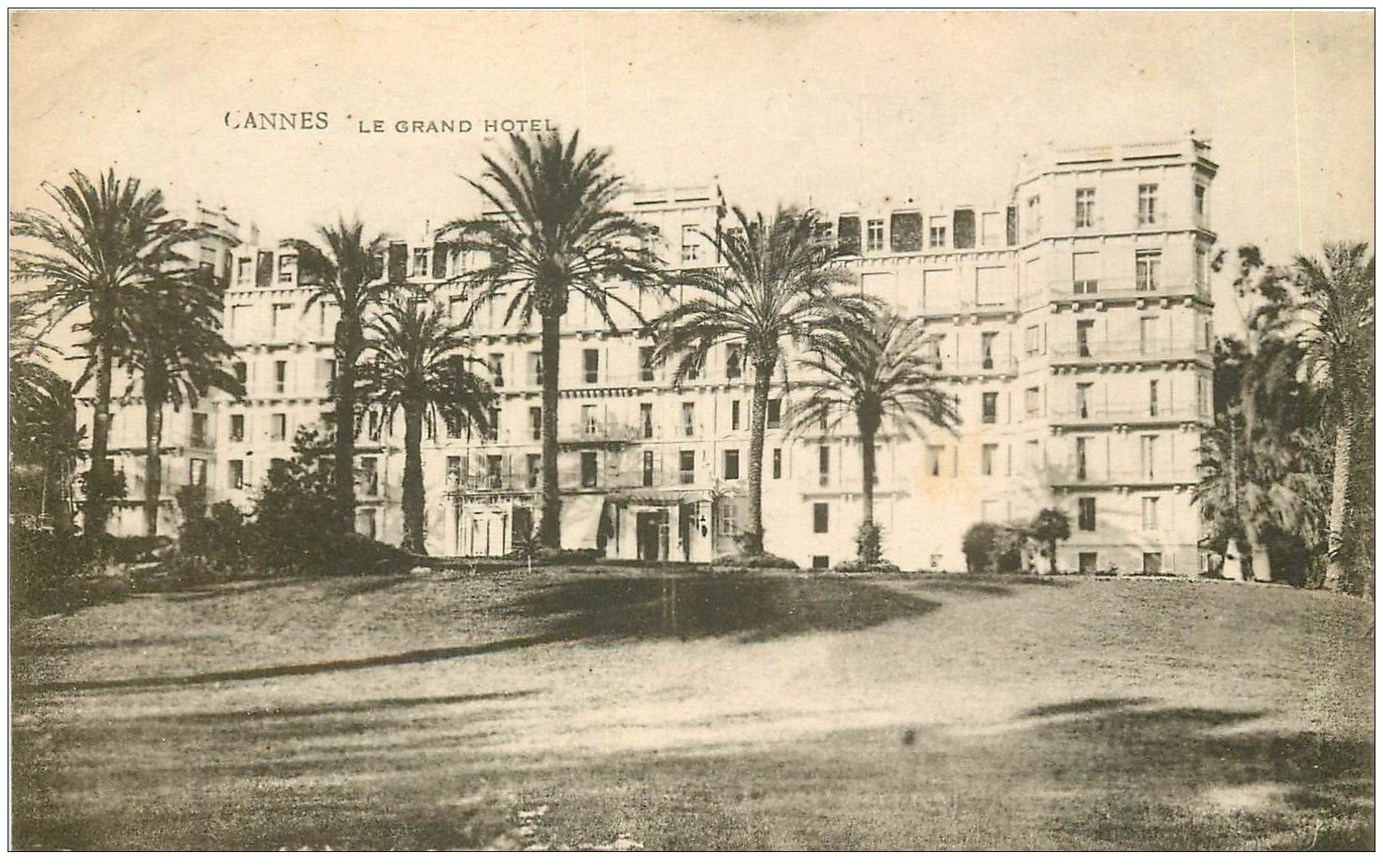 carte postale ancienne 06 CANNES. Grand Hôtel