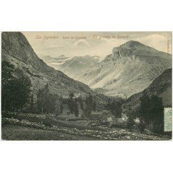 carte postale ancienne 65 ROUTE DE GAVARNIE. La Brèche de Roland 1906