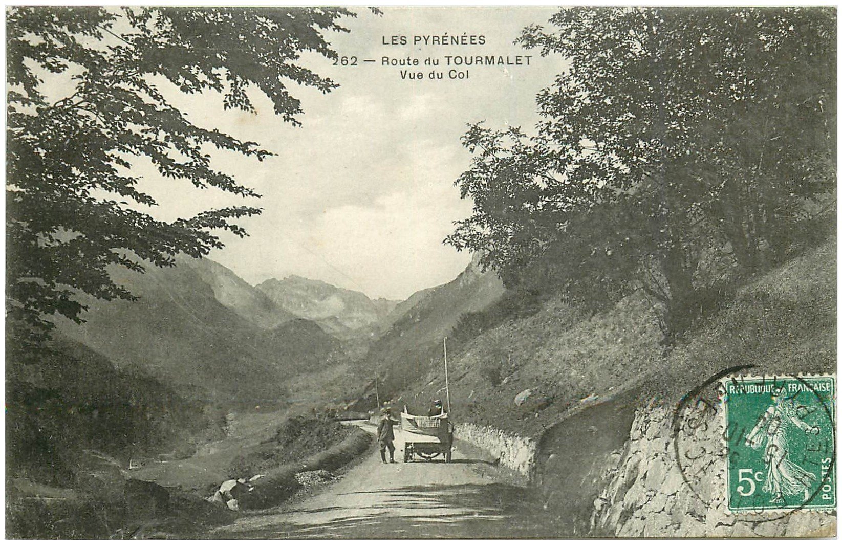 carte postale ancienne 65 ROUTE DU TOURMALET. Voiture ancienne 1909